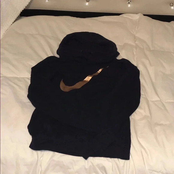 Women’s Nike Purple Hoodie - Picture 3 of 3